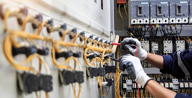 Professional Electrician technician working in Rock Island, IL
